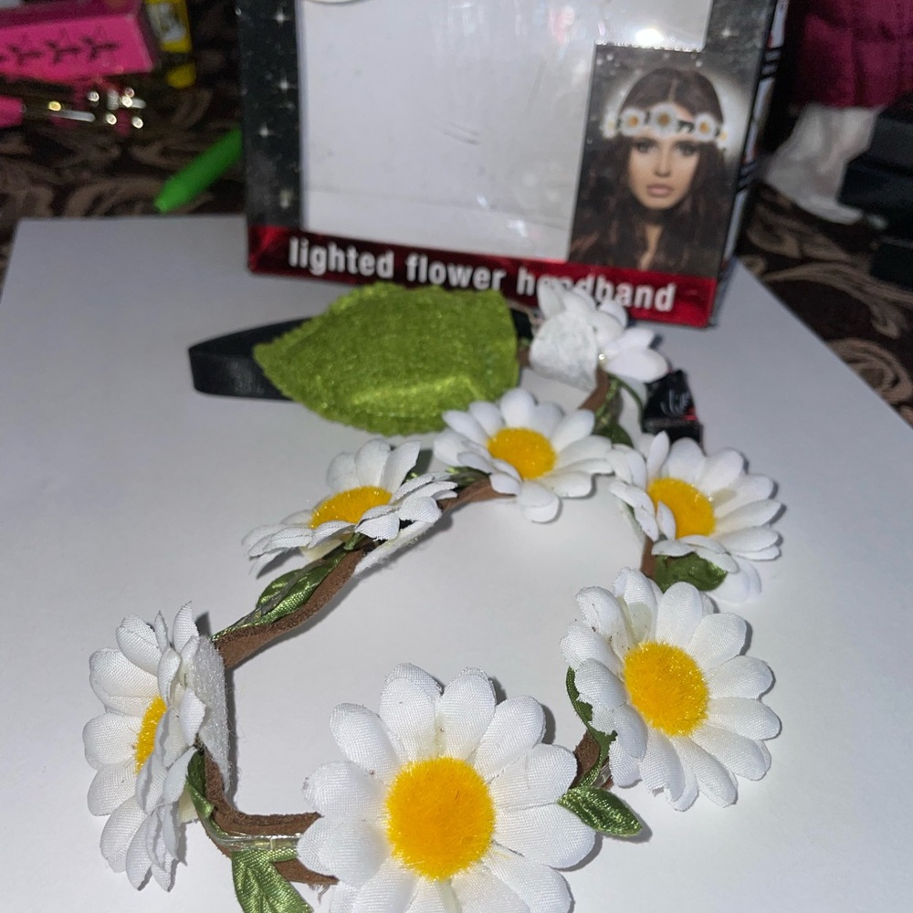 MIA NIB Lighted Flower Daisy Headband